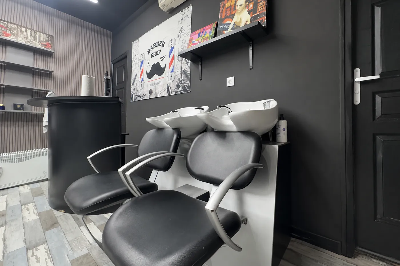 Espace bacs de lavage du salon